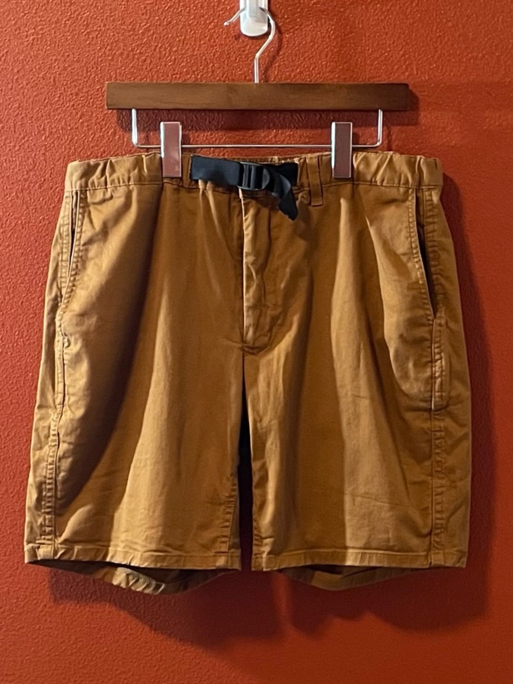 Edgevale Men’s 8” North Coast Belted Outdoor Gorpcore Hiking Huckberry Shorts